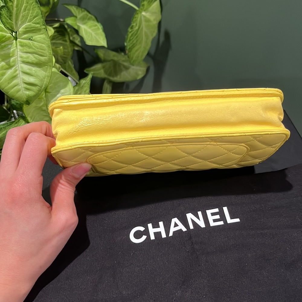 Chanel Lambskin Pastel Yellow Crossbody - Picture 3 of 10